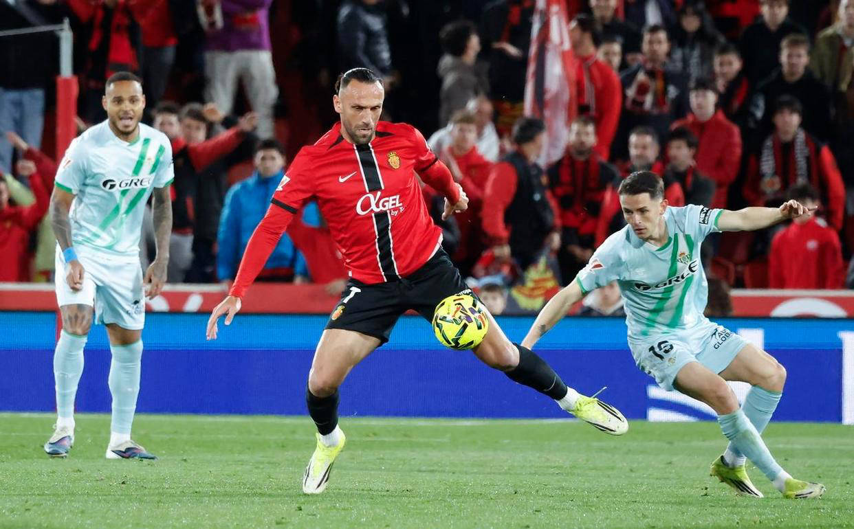 西甲最新积分榜更新：马竞0-3惨败，贝蒂斯与瓦伦西亚皆获胜