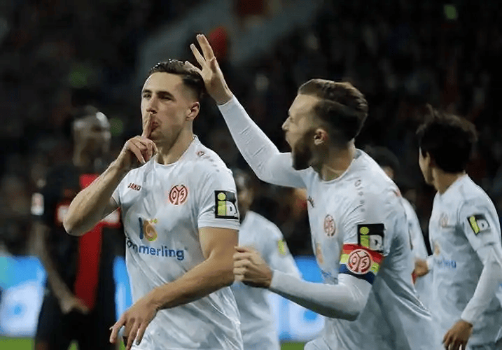 德甲激战：斯图加特主场迎战沃尔夫斯堡，欧战冲刺与保级突围的较量