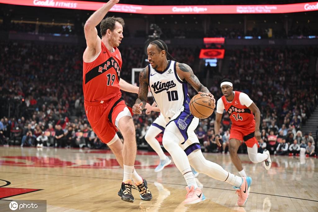 阿丘瓦28+19德罗赞28分 博伊尔斯空砍20分国王胜猛龙